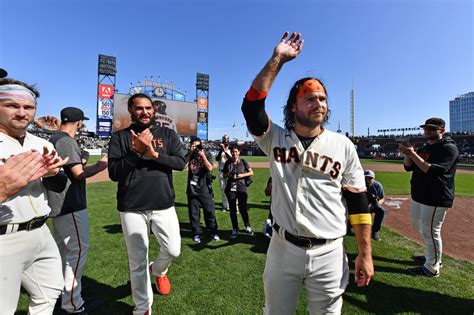 Photos: San Francisco Giants Brandon Crawford receives multiple ovations from fans during last game of the season